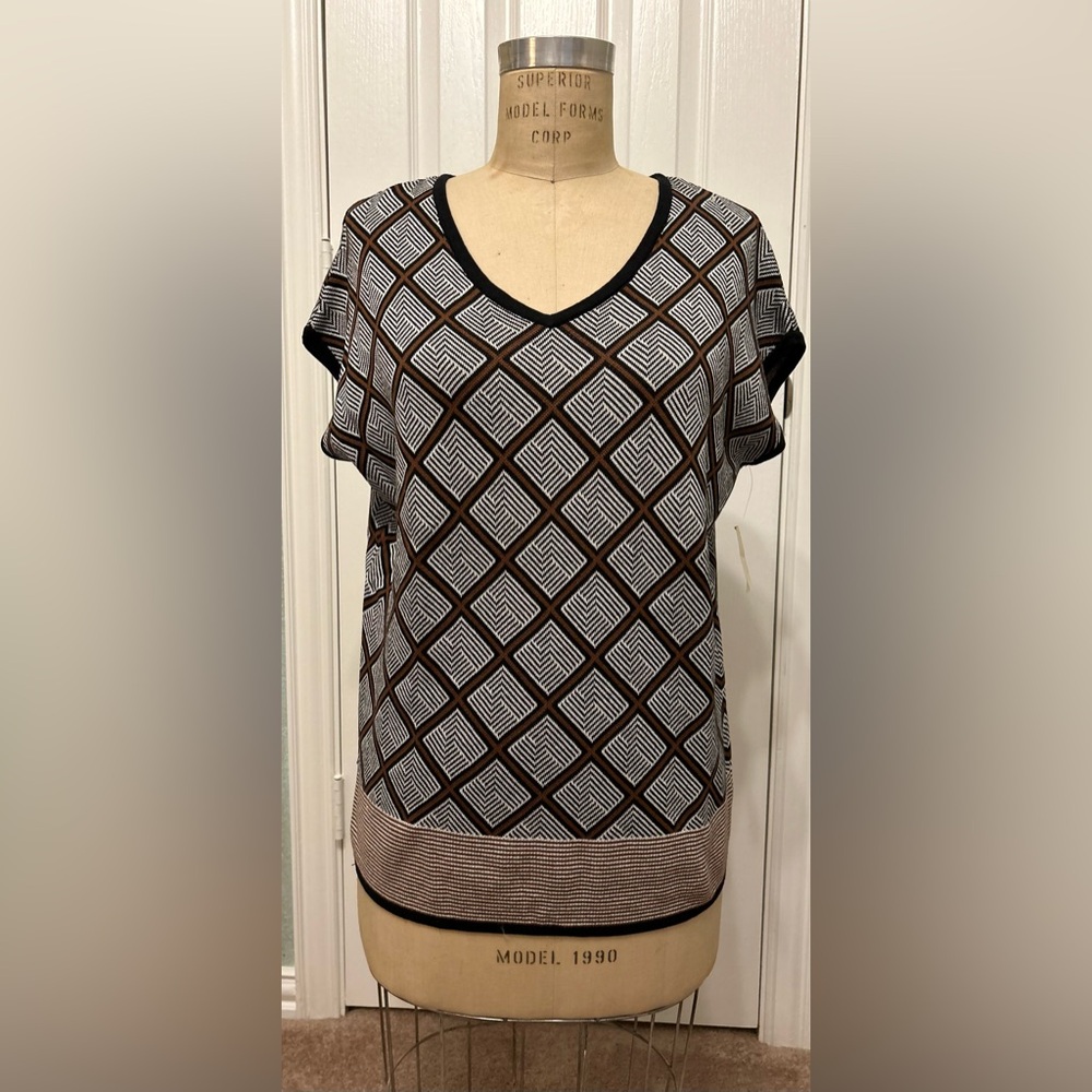 Coldwater Creek Geometric Sweater Vest NWT
Size XS, fits like a Medium
